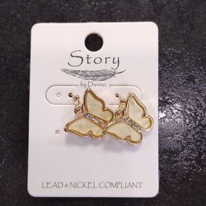 Story earrings 